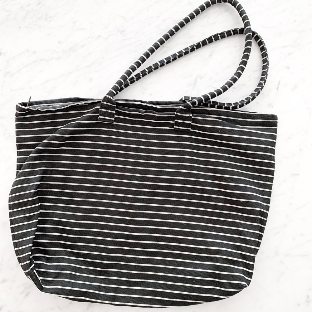 New RARE Acacia Beach Bag in Forever Stripe